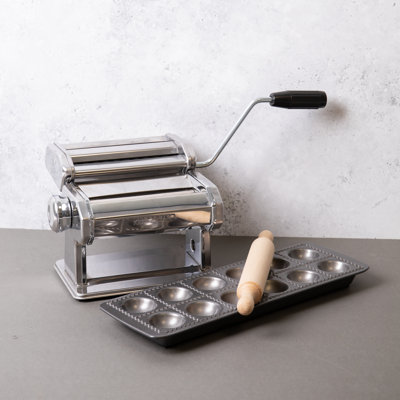 World Of Flavours Pasta Machine Set