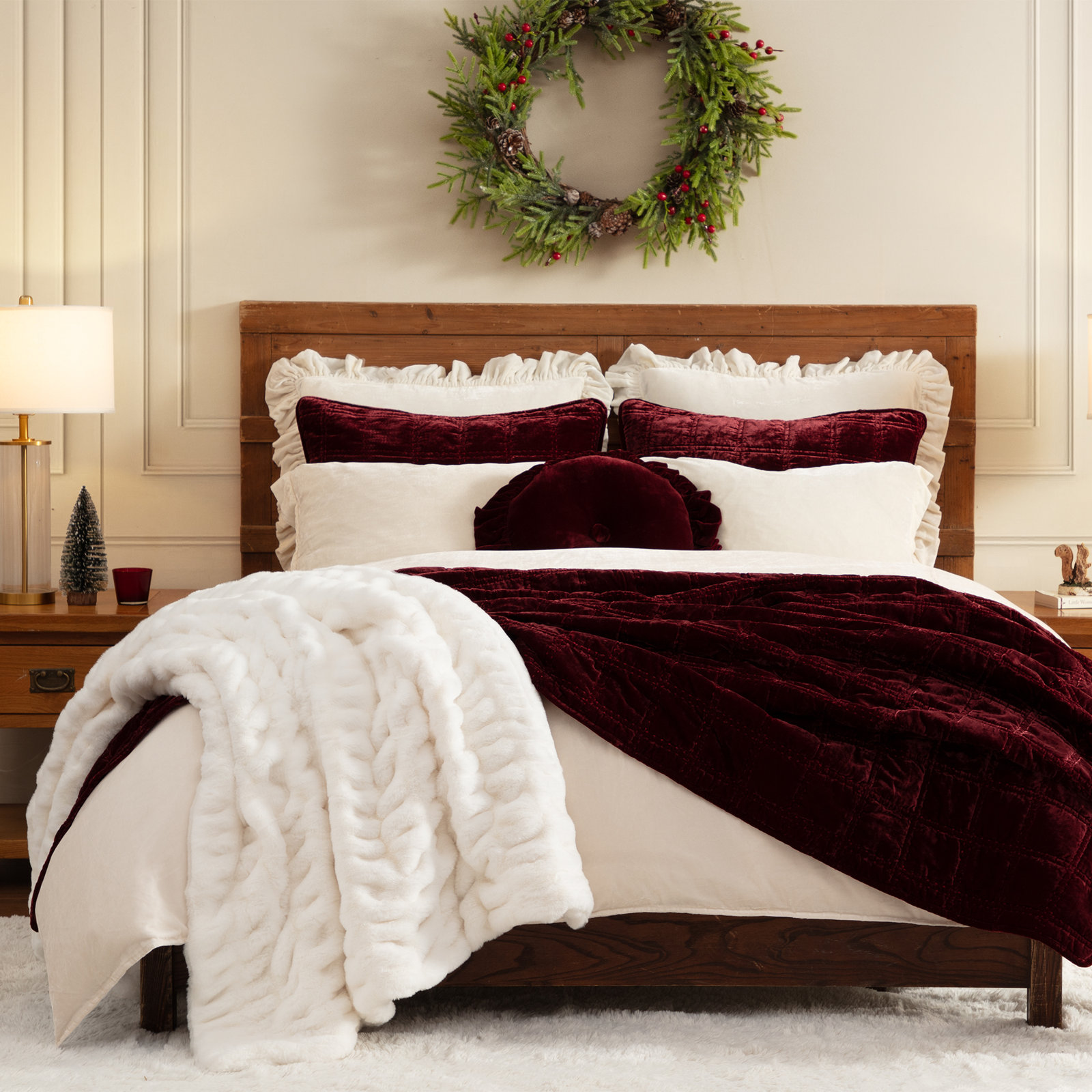 Stella Velvet Quilt Set, King Quilt + 2 King Pillowcases, Red