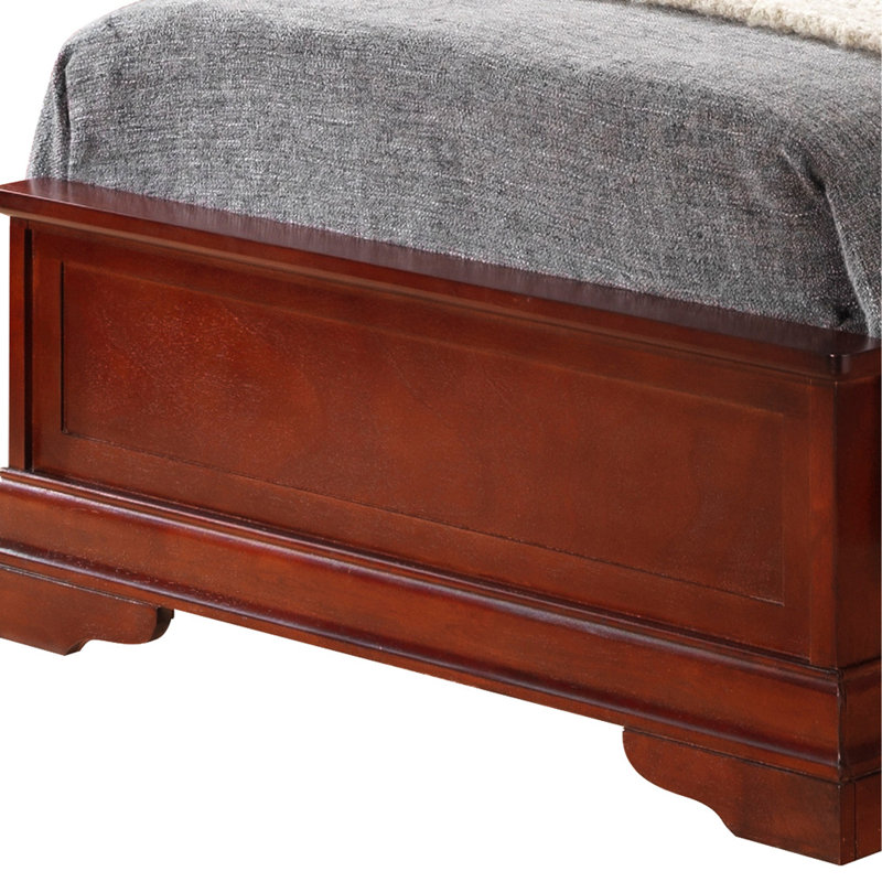Charming Traditional Bed
