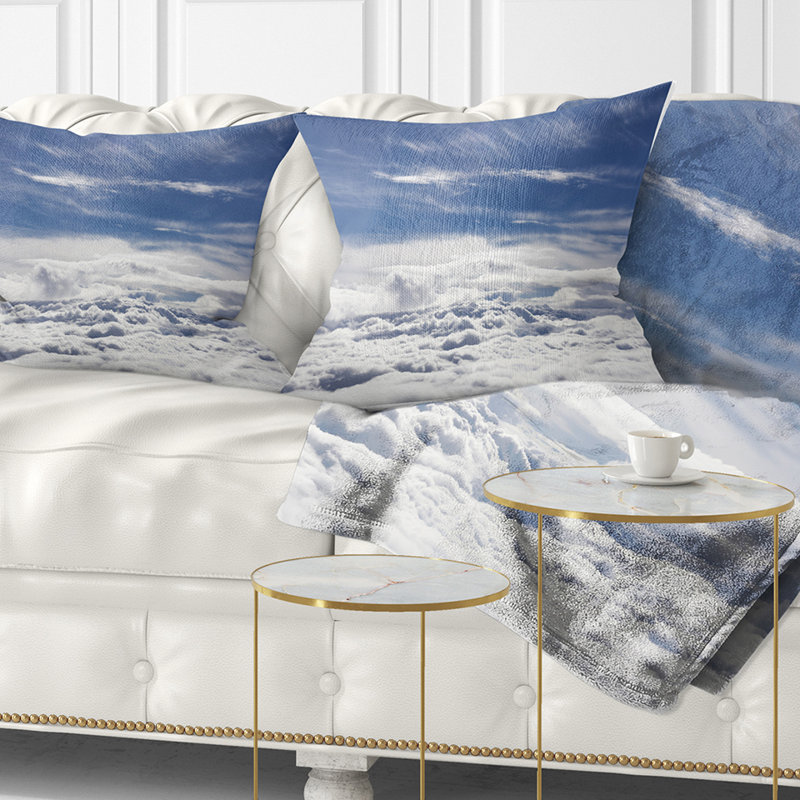 Vol au-dessus de nuages brillants - Coussin à imprimé paysage, 16 po x 1 po, Coussin décoratif