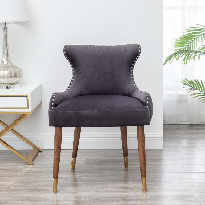 Fauteuil d'appoint en velours et garniture cloutée, Gris