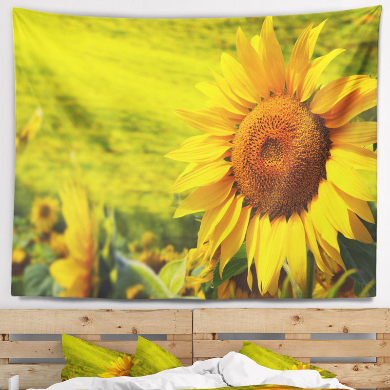 Tournesols floraux de Toscane sur une tapisserie verte, H 78 po x l 92 po