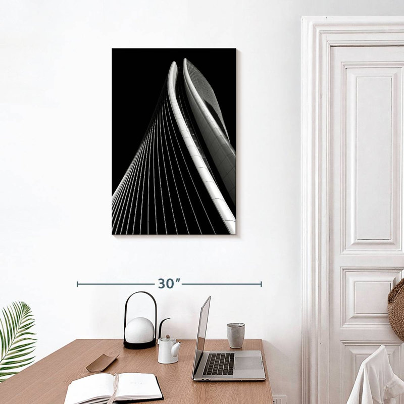 Lilie Curvy Skyscraper, 30" H x 20" W