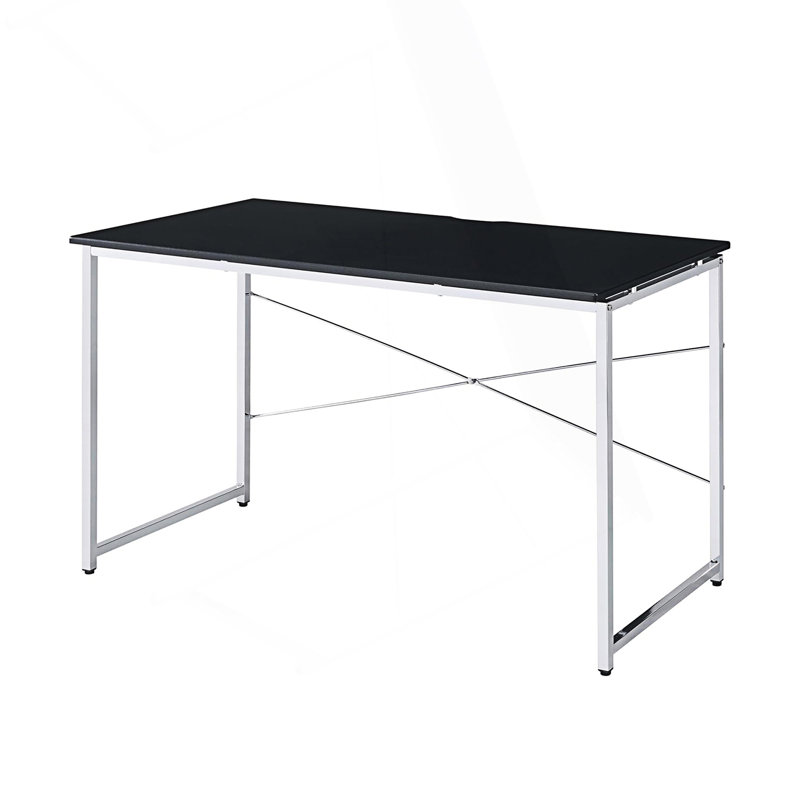 Bureau rectangulaire avec structure en métal