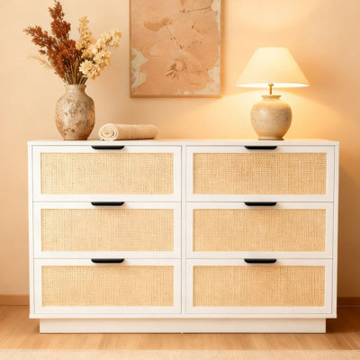 Commode 6 tiroirs en rotin, commode 6 tiroirs 47 po avec poignées en métal et base en bois robuste pour chambre à coucher