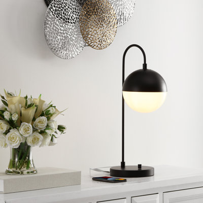 Lampe de table USB en métal Camerino
