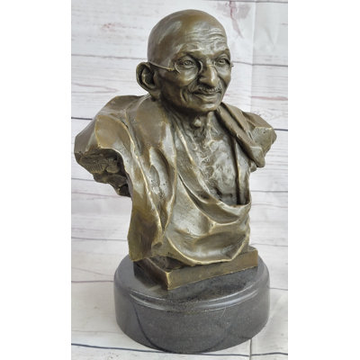 Figurines et sculptures Tareka