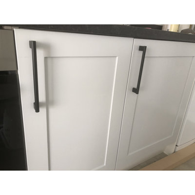 Mayfair Keyhole Centre Bar Handle