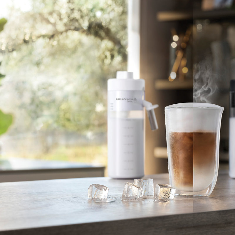 De'longhi Eletta Explore Bean to Cup coffee machine with Cold Brew Technology