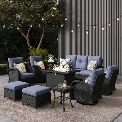 Ensemble de mobilier d'extérieur 10 pièces avec table de foyer d'extérieur Red Barrel Studio® et chaises modulaires pivotantes en rotin et osier