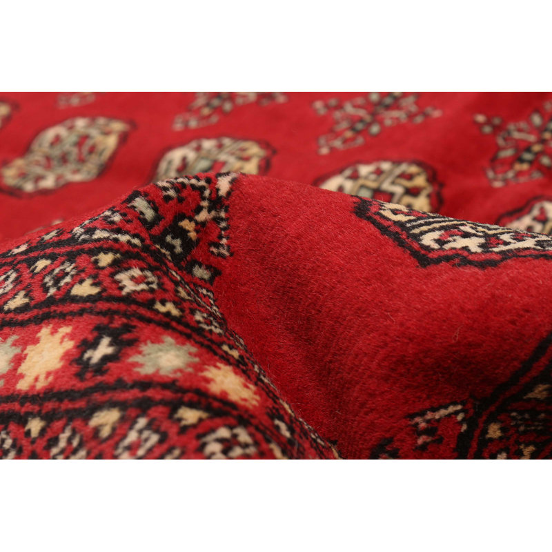 Tapis unique en laine noué à la main Bokhara rouge de 5 pi 7 po x 8 pi 3 po Peshawar