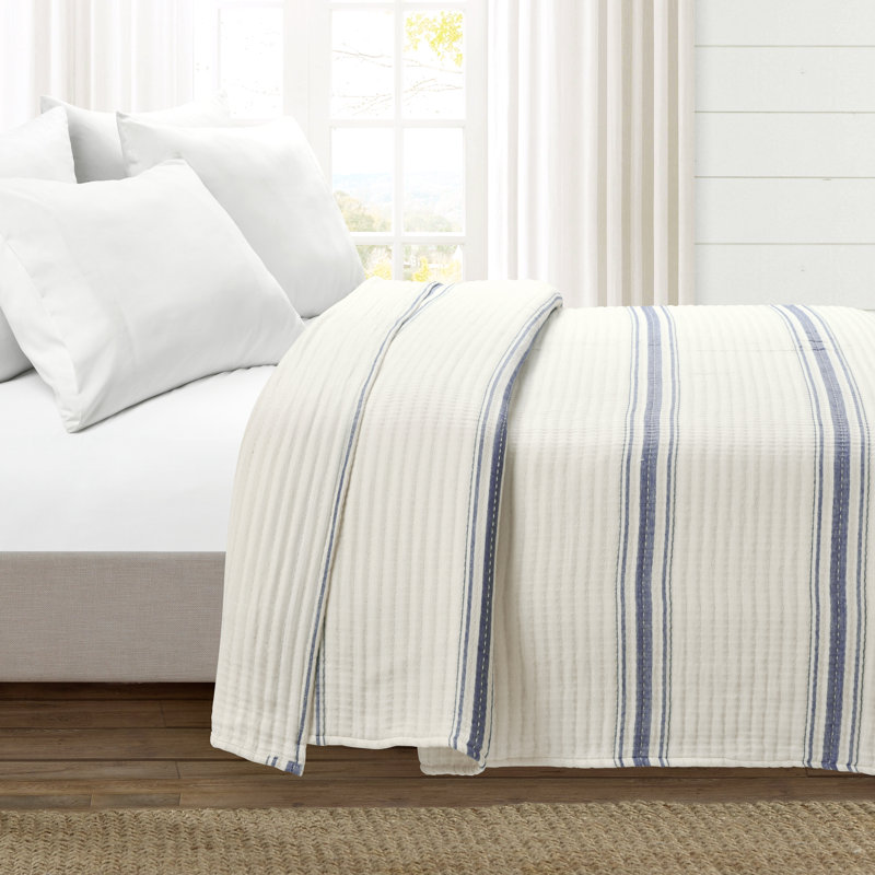 Oakleaf Cotton Striped Quilt, Navy, King Quilt