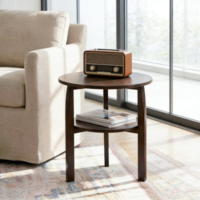 Table d'appoint ronde avec tablette à deux niveaux, table de bout en bois massif pour petits espaces, table d'appoint moderne Mid-Century pour le salon ou la chambre à coucher, assemblage facile
