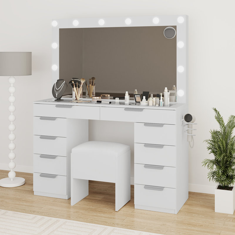 Vanity With Built-In Socket, White