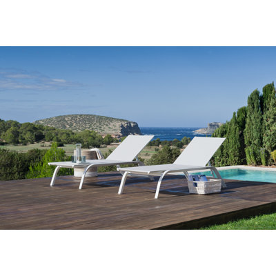 Chaise longue empilable Averyann