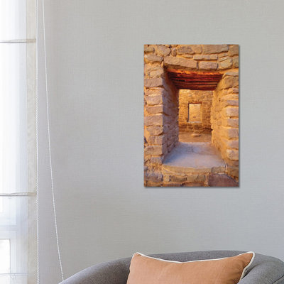 "Interior Doorway in the West Pueblo, Aztec Ruins National Monument, New Mexico, USA" par Russ Bishop - photographie sur toile tendue