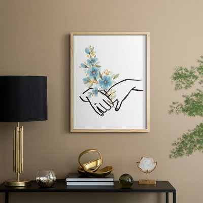 «HandsAndFlowersI», reproduction encadrée - bois massif