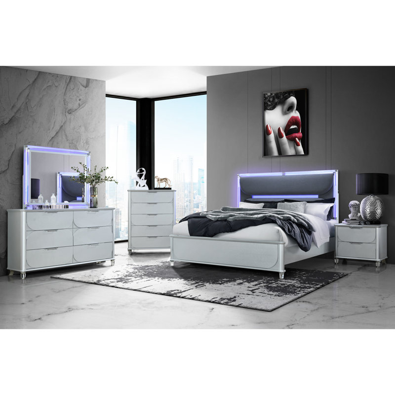 Table de chevet argentée avec tiroirs spacieux et design contemporain de chambre à coucher