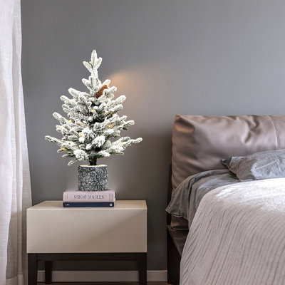 Arbre de Noël floqué de 6,5 pi avec base en pot, 350 lumières DEL blanc chaud, 1386 pointes, branches en PE + PVC avec 31 pommes de pin - petit arbre de fêtes pré-éclairé pour la table, l'entrée ou la décoration intérieure