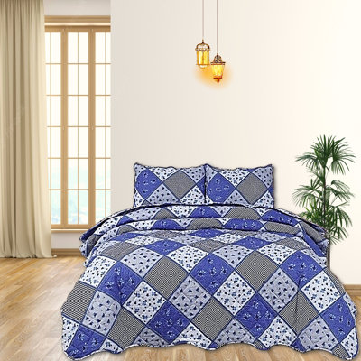 Cotton Blend Floral Bedspread with Pillowcases