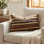 Luxueux oreiller luxueux-672579632-672579599
