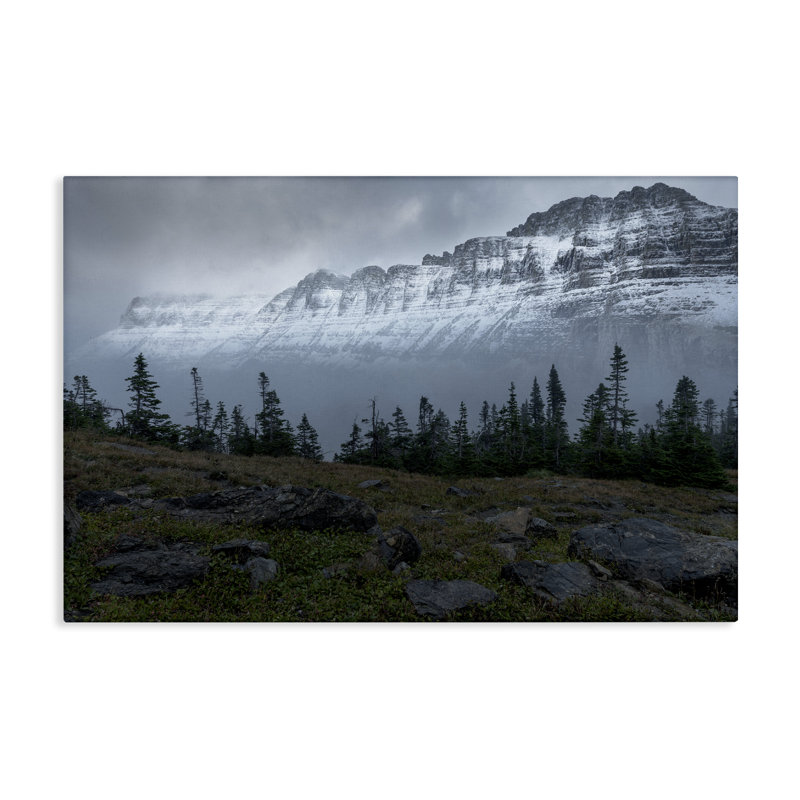 «First Snow Mountains», art mural sur toile par Hunter Page, H 24 po x l 36 po