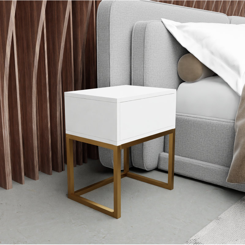 Abbie 40cm W Metal Bedside Table, Matt White/Gold