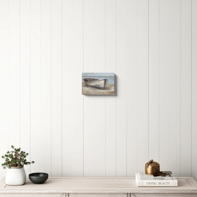 «Whitewashed Boat I» par Ethan Harper, reproduction d'art sur toile