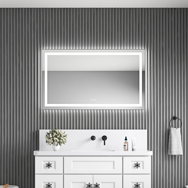 Miroir de courtoisie mural à DEL de 122 x 71 cm (48 x 28 po) avec 3 températures de couleur, fini brume, cadre en aluminium, couleur cendré, pour une amélioration de l'éclairage de salle de bain. Fonctionnement avec mémoire et variation progressive de l'intensité lumineuse.