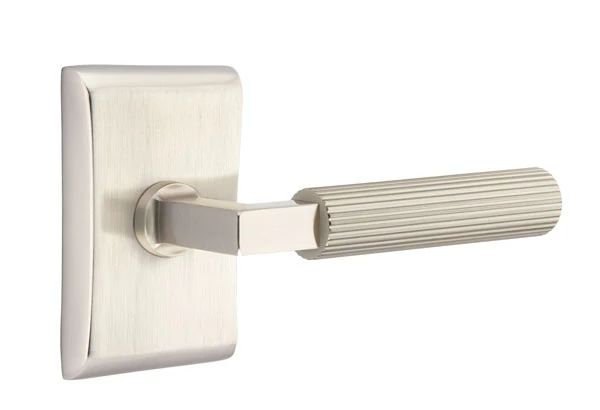 Mortaise intérieure Emtek Select Passage avec rosette Neos et tige carrée en L, levier droit moleté, Gauche, Nickel satiné
