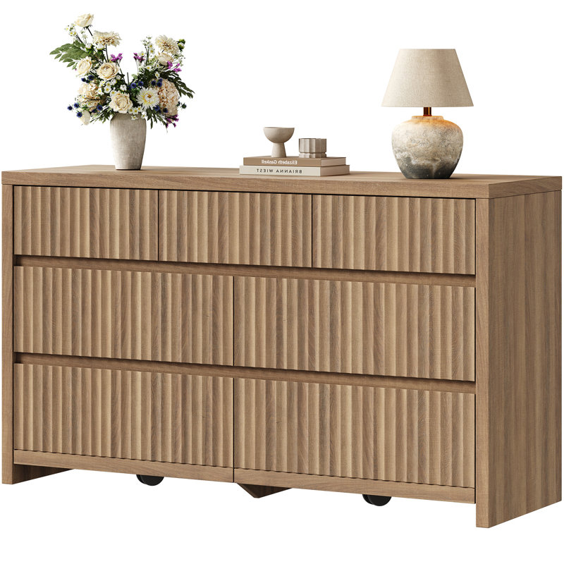 Commode à 7 tiroirs de 55,2 po de largeur, commode en bois cannelée moderne sans poignée, grande commode de chambre de rangement avec anti-basculement
