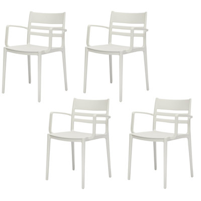 Ensemble de quatre chaises à accoudoirs en plastique blanc