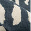 Tapis bleu foncé / ivoire en laine abstrait touffeté à la main Glory-20383214