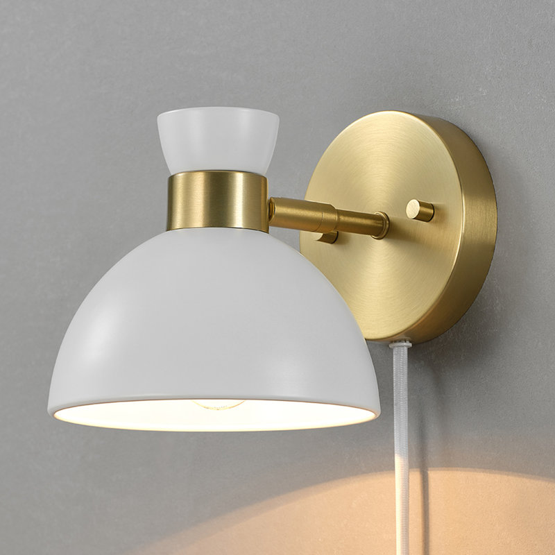 Minami Plug-in Armed Sconce, White