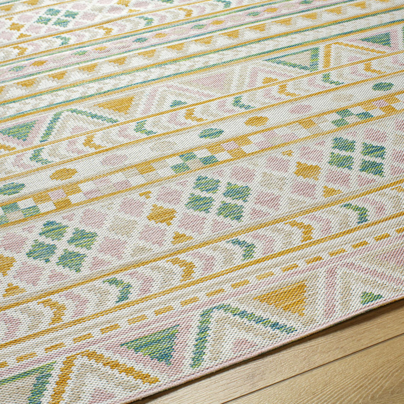 Tapis intérieur / extérieur en polypropylène tissé à la machine en blanc cassé Yumie, Rectangle 5 pi 2 po x 7 pi
