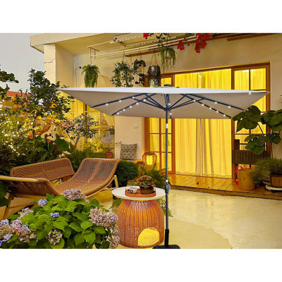Parasol carré carré de 8X2,5M avec parasol solaire à DEL 8 lumières avec manivelle et base transversale pour terrasse de jardin et abri de piscine extérieur