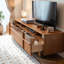 Meuble télé en bois de style rétro-104901784