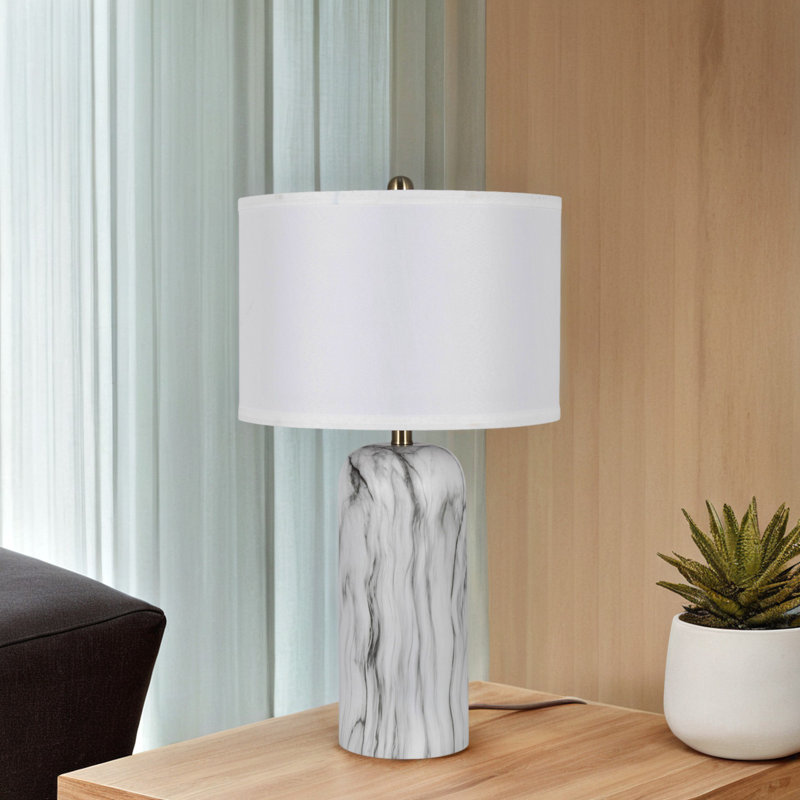 Lampe de table en polyrésine avec abat-jour en lin, marbre blanc