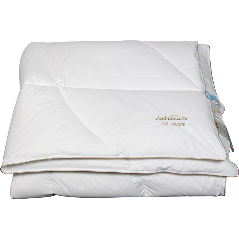 Duvet, 200 x 220 cm, 90% Duckdown and 10% duckfeathers