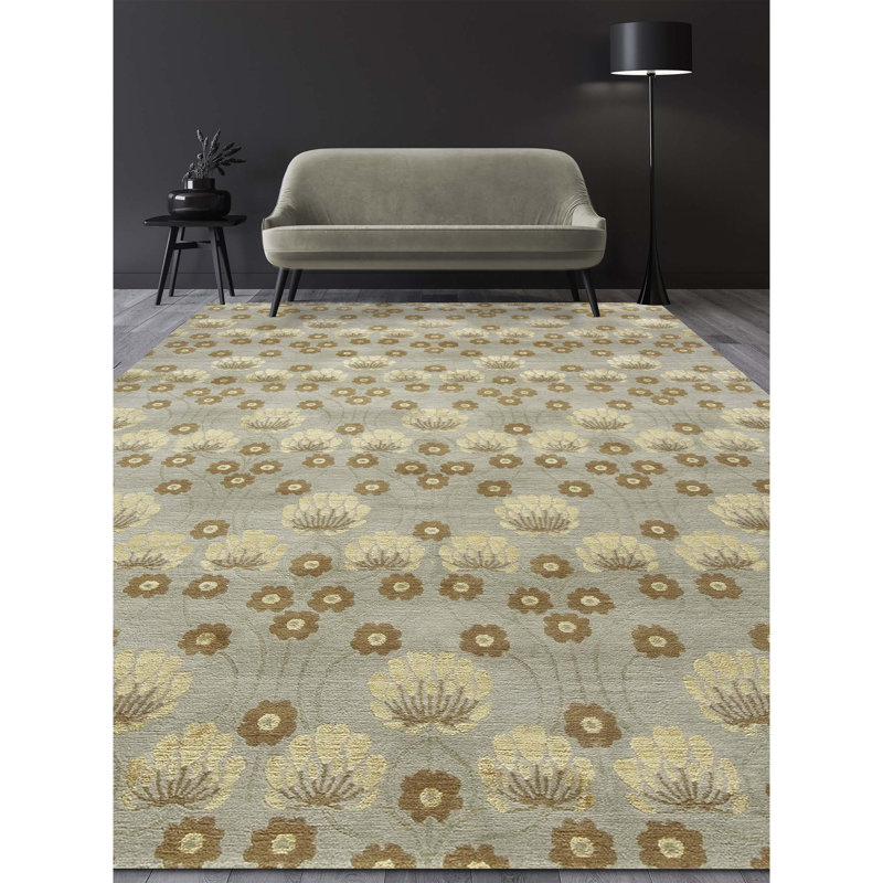 Floral Area Rug in Light Gray/Beige/Brown, Rectangle 6' x 9'