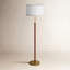 Lampe sur pied traditionnelle en laiton et noyer 58 po Adaire
