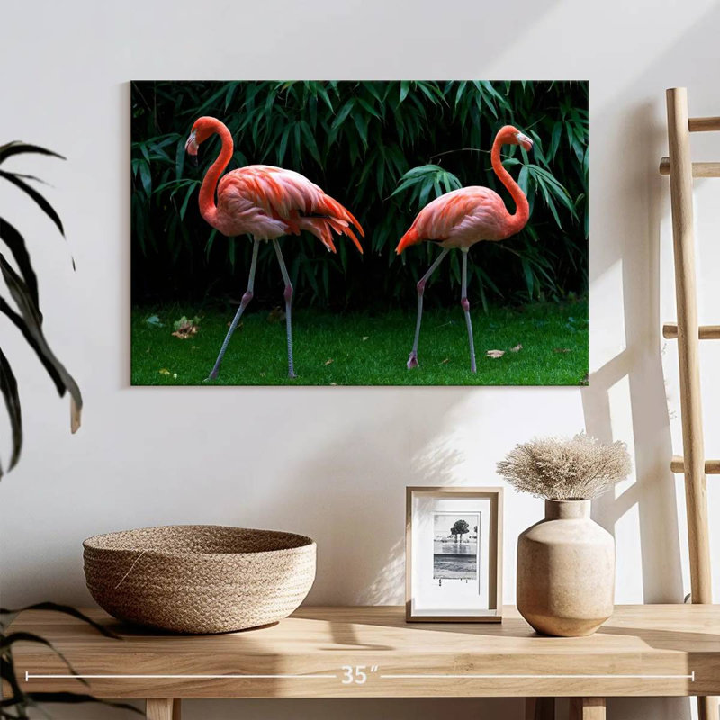 Deux flamants roses, H 16 po x l 24 po