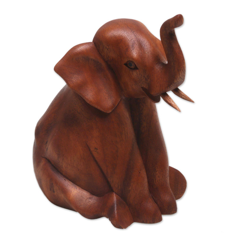 Figurine éléphant en bois