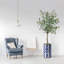 Arbre artificiel dans un pot de fleurs moderne, faux arbre en soie d'eucalyptus (décoration en pot et arbre)