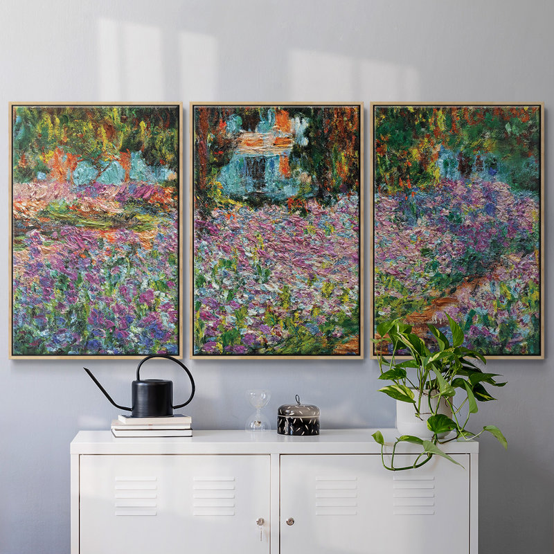 Iris in Monet's Garden, 1900 03, reproduction d'art encadrée sur toile 3 pièces, H 36 po x l 75 po x P 2 po, Encadré naturel