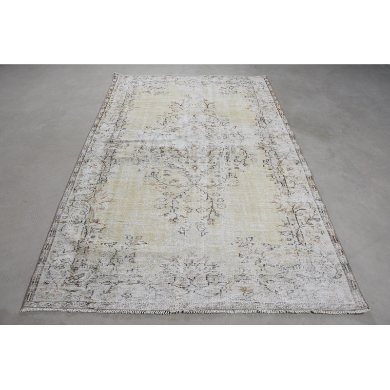Tapis traditionnel rétro en laine beige 61,4 x 101,6 po