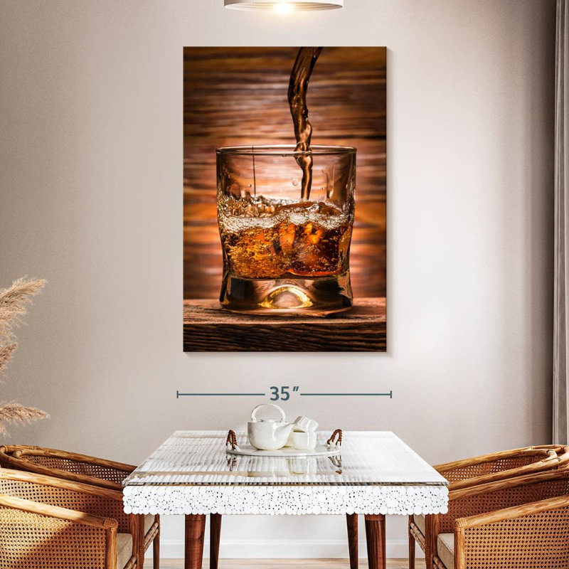Yarlin whisky coulé sur verre, H 51 po x l 34 po