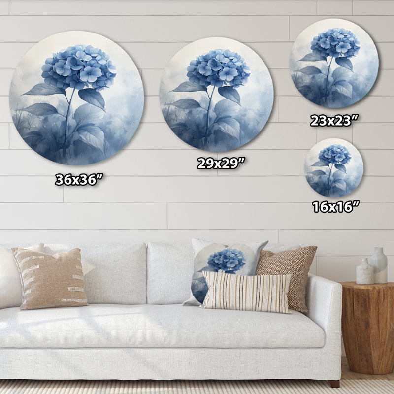 Hortensias bleus dans le rêve brumeux II - impression d'hortensias sur un cercle métallique, H 23 po x l 23 po