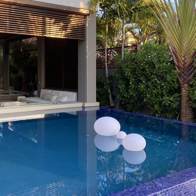 Flatball LED Outdoor Floating Light