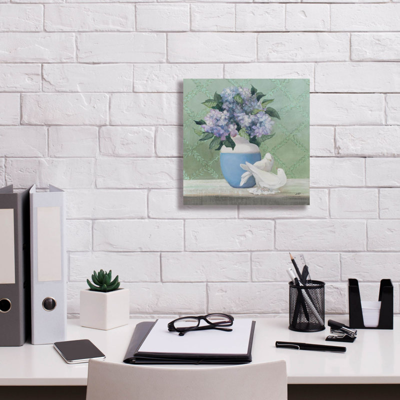 «Enchanted Hydrangea» par Julia Purinton, art mural sur toile, H 12 po x l 12 po